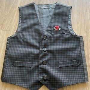 Boys vest with plaid print